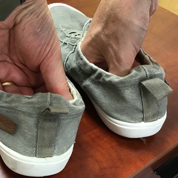 Blowfish Malibu Women’s Gray Sneakers - Like New in size 8 1/2 - Picture 5 of 7